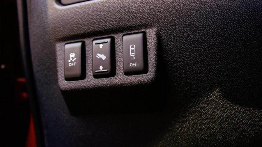  Nissan Titan Pickup 2013 года  (фото 19 из 43)